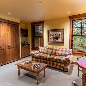 Queen Suite
